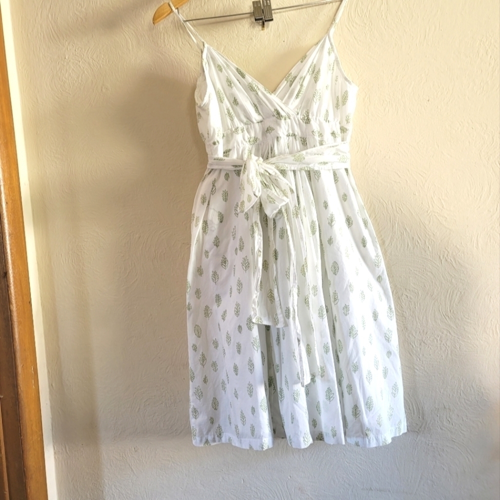 GAP, Flowy and Floral Dress, White with Green Leaf Print, Size XS - Picture 5 of 8